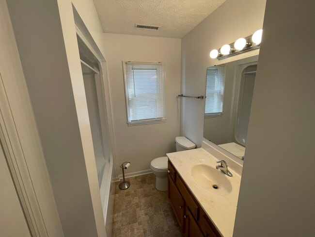 Building Photo - 3 bedroom, 2 bathroom home in Beau Rivage Plantation!