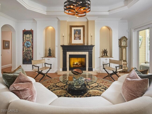 Building Photo - 165 Broad Ave S