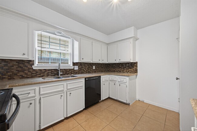 Building Photo - 17614 Telegraph Creek Dr