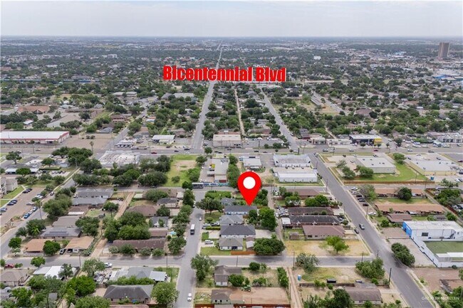 Building Photo - 2409 W Hackberry Ave