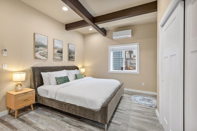 Building Photo - 917A 17th Ave