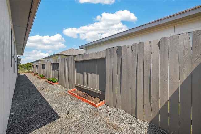 Building Photo - 10403 Anchorage Passage