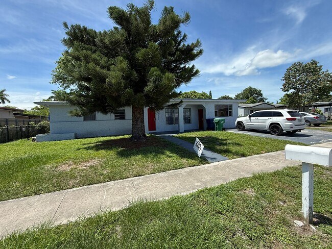 Building Photo - 4390 NW 174th Dr