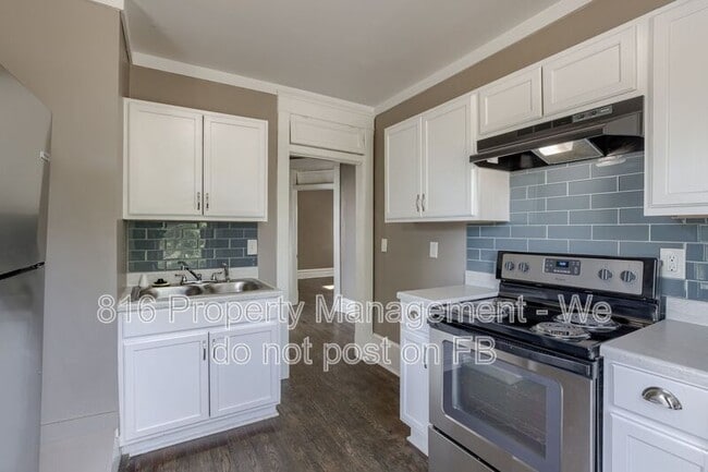 Building Photo - 800 E 33rd St