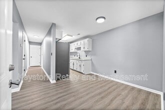 Building Photo - 1937 High St