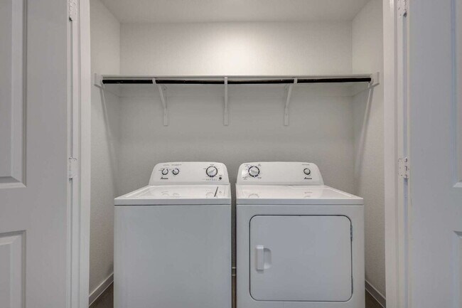Building Photo - Be the First to Live Here $1,950 – Spaciou...