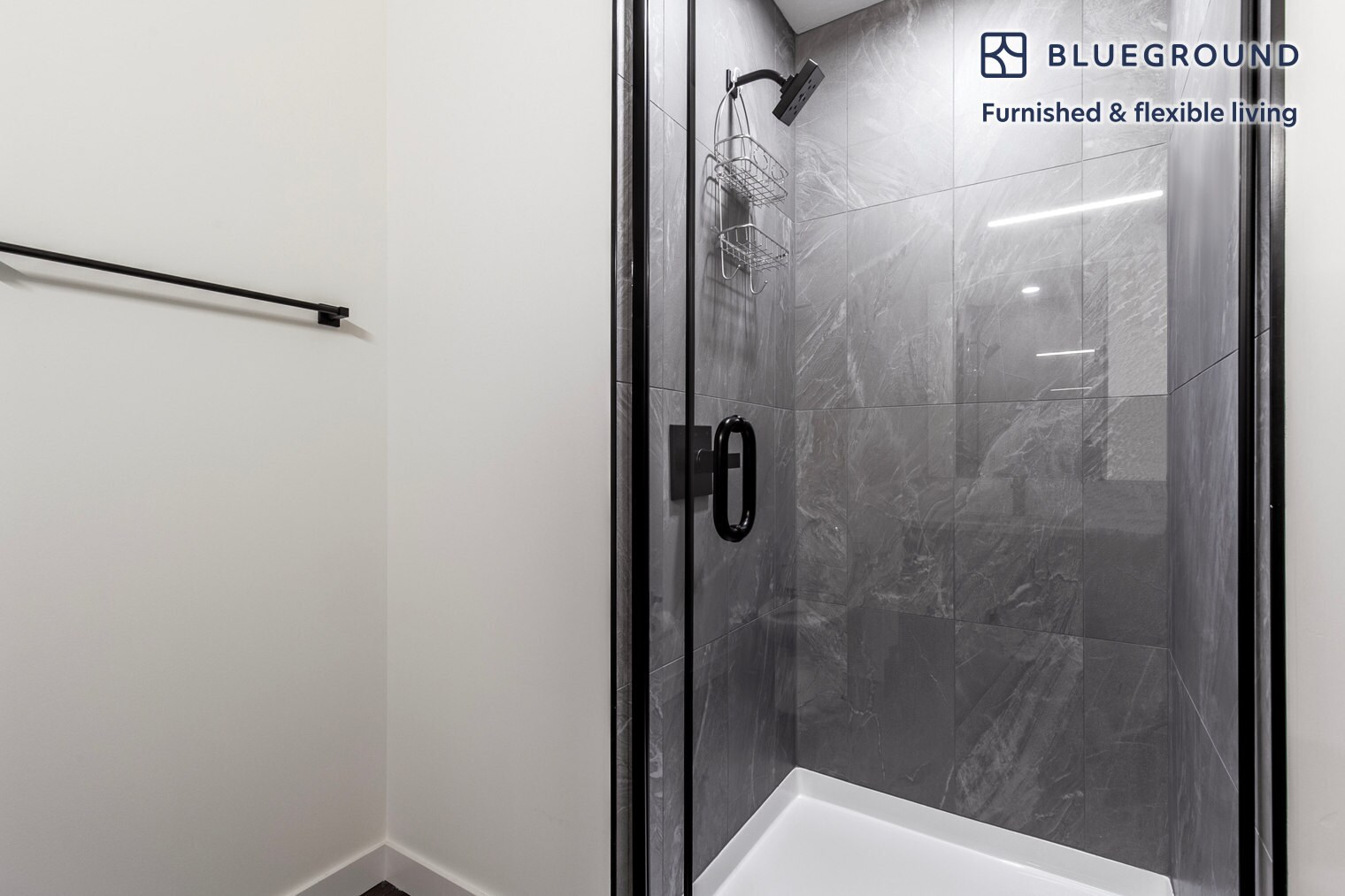 Building Photo - 411 W Chicago Ave