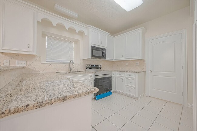 Building Photo - 1189 Lovett St