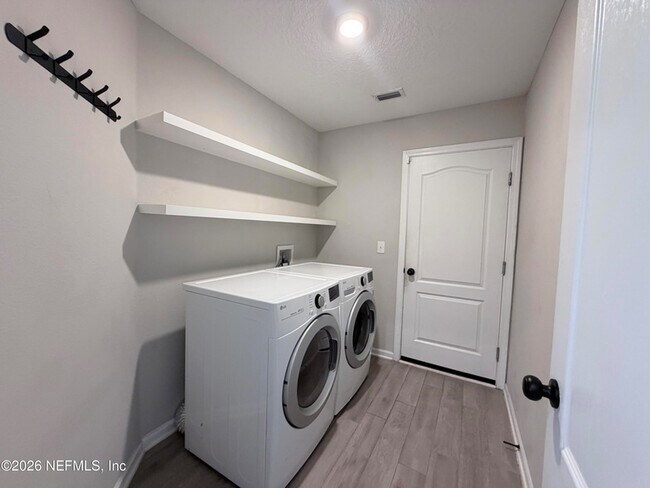 Building Photo - 3167 Little Kern Ln