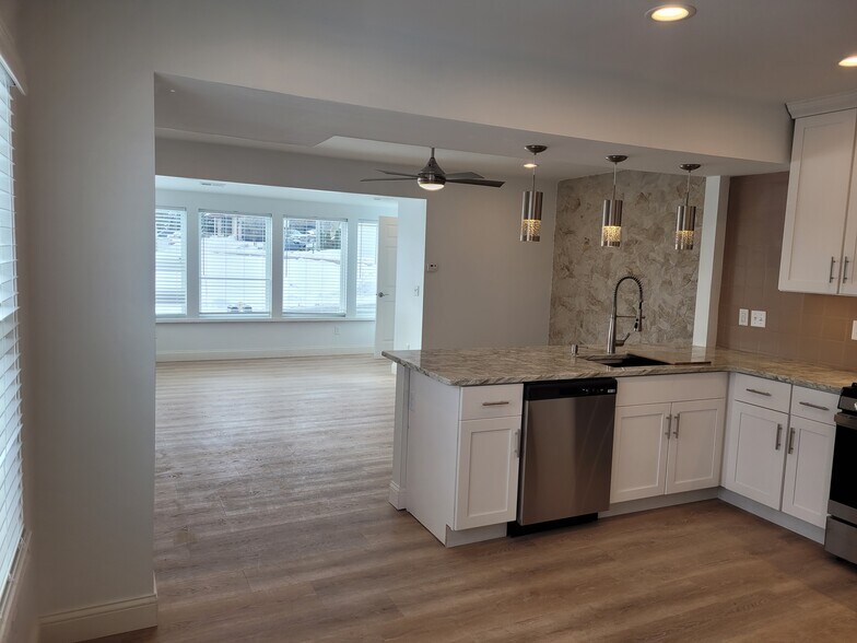 Building Photo - 3082 Norcott Dr