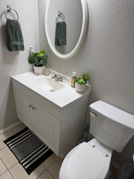 Building Photo - 11 August Ln