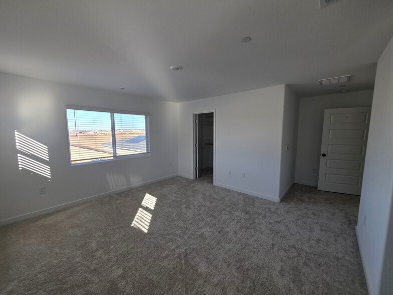Building Photo - 12663 Snowy Owl Way