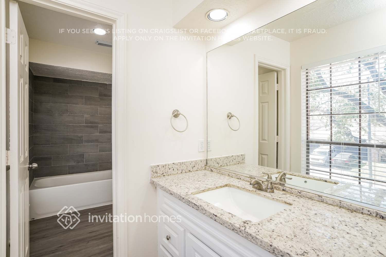 Building Photo - 11903 Gardenglen Dr