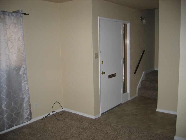 Building Photo - 1816 Polk Way