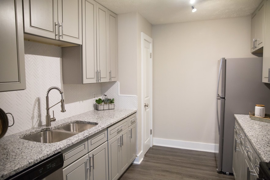 Building Photo - Parkside Sandy Springs