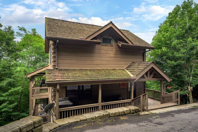 Building Photo - 49 Valley Dr