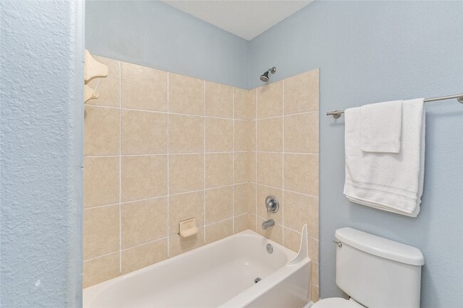 Building Photo - 16734 Warbler Dr