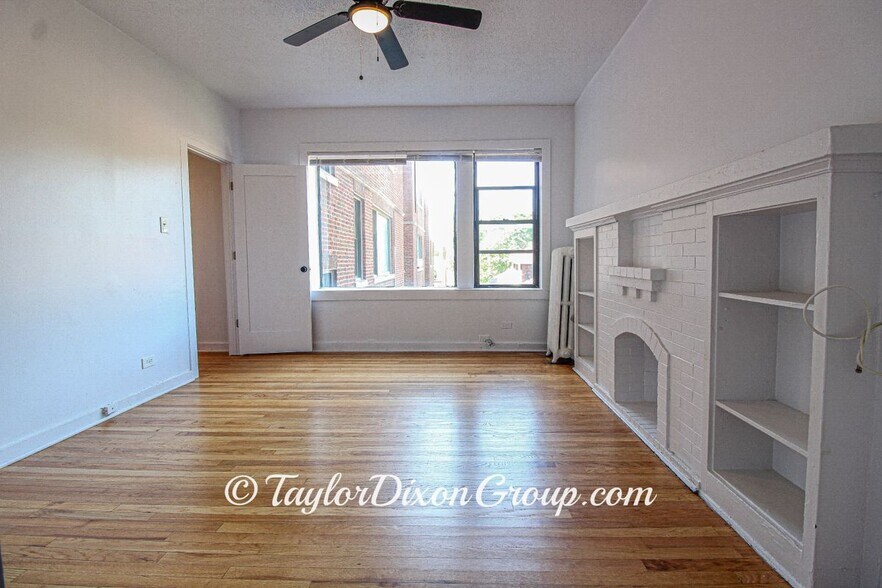 Building Photo - 7147 S Constance Ave