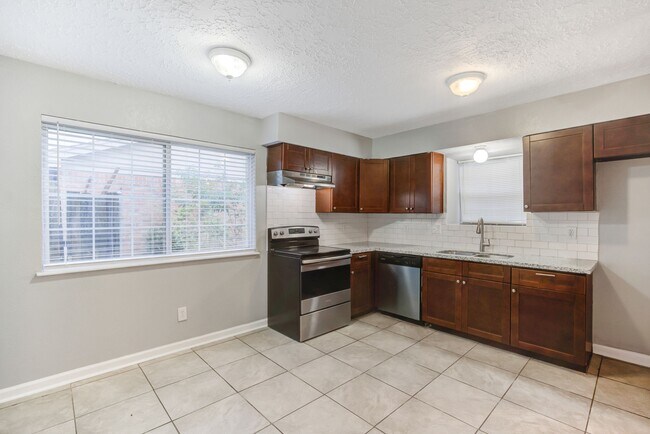 Building Photo - 11511 Grapewood Ct