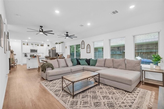 Building Photo - 6308 Astoria Pk Ln