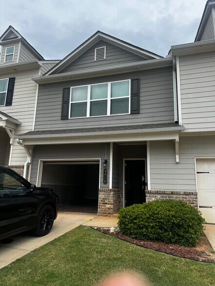 Building Photo - 3618 Acorn Dr