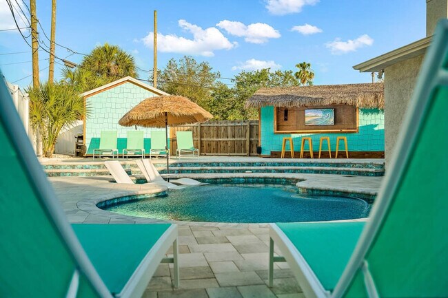 Building Photo - 6660 Date Palm Ave S