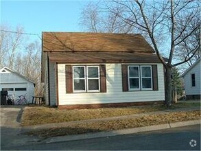 Building Photo - 1309 E 5th St