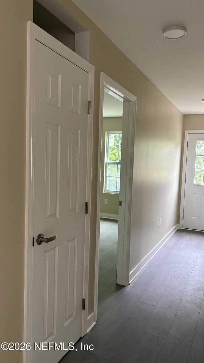 Building Photo - 5933 Jammes Rd