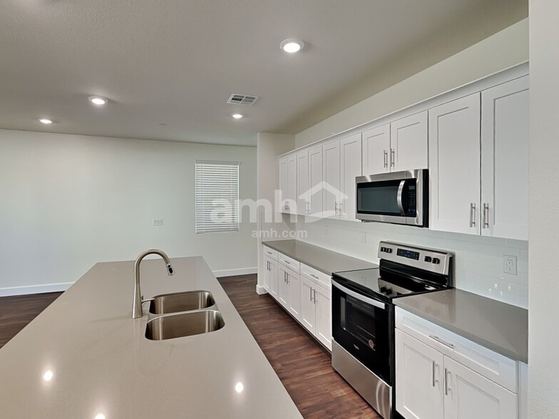 Building Photo - 292 Dahlia Rachel Pl