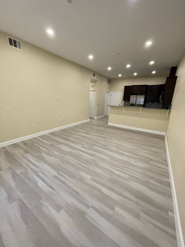 Building Photo - 2291 Dunlop St