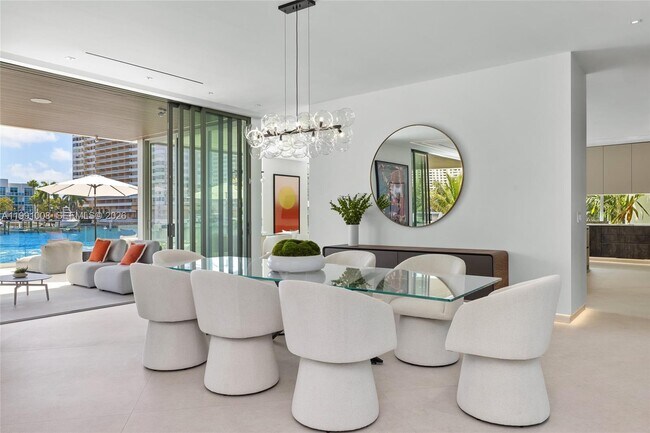 Building Photo - 503 Palm Dr