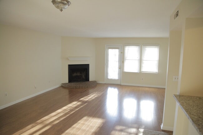 Building Photo - 2bd/2.5bth home in Southpark! Location, Lo...