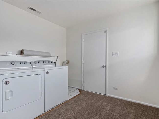 Building Photo - 815 S 700 E