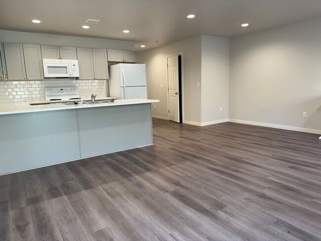 Building Photo - 5302 Smitten Street #3