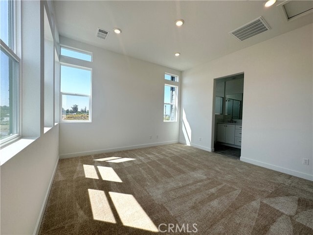 Building Photo - 322 Tank