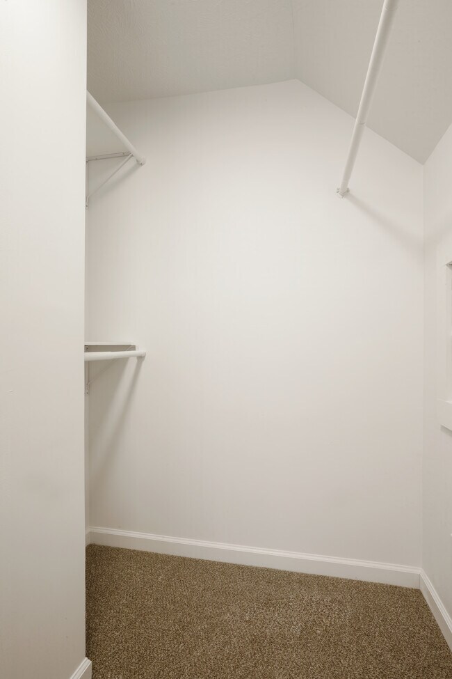 Building Photo - 1003 E Hopkins Dr