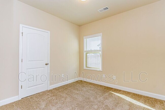 Building Photo - 12 Glenmora Rd