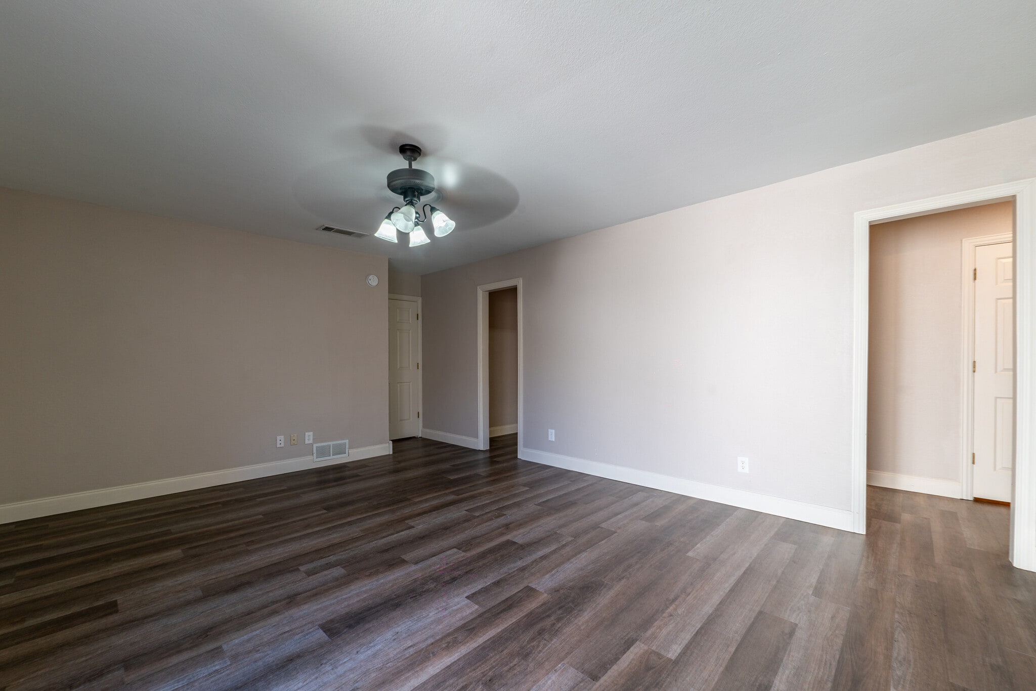 Building Photo - 2709 Forest Grove Dr