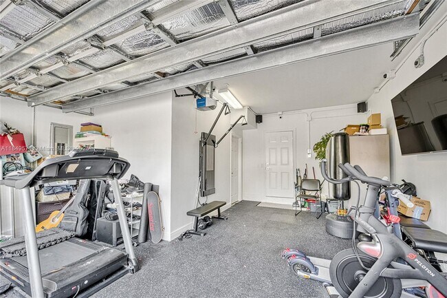 Building Photo - 1500 SW 171st Terrace