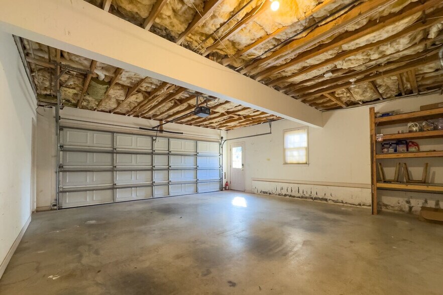 Building Photo - 530 Waterford Dr