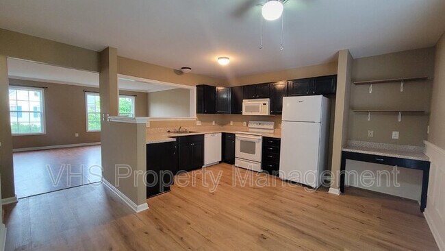 Building Photo - 553 Highland Towne Ln