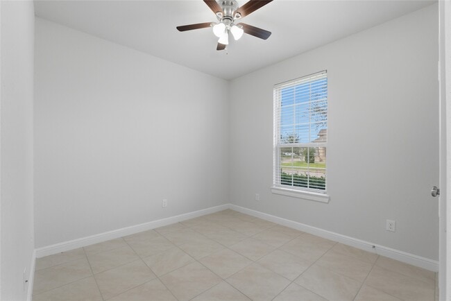 Building Photo - 15846 Weston Ridge Dr