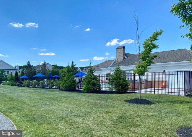 Building Photo - 4204 Lexington Ct