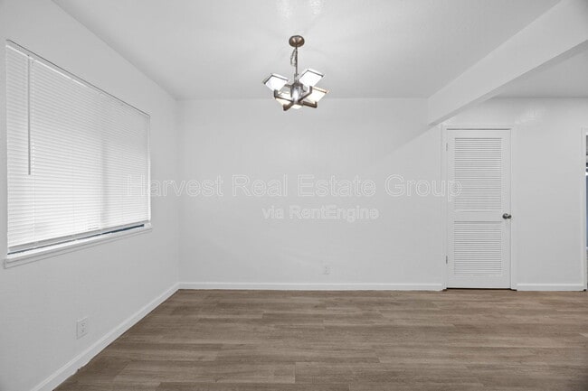 Building Photo - 252 Esther Ct