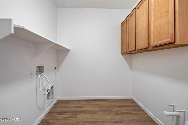 Building Photo - 7812 S 71st Ave