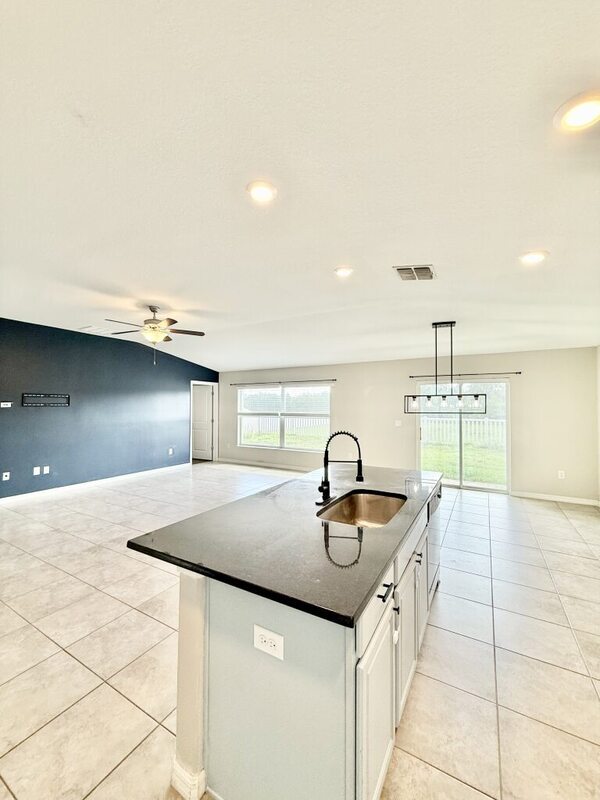 Building Photo - 17134 White Mangrove Dr