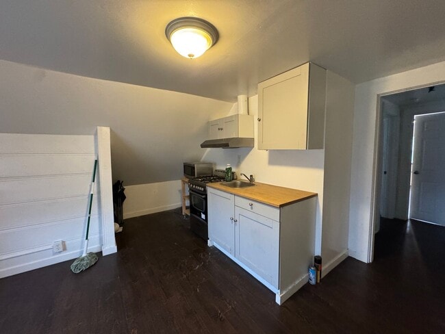 Building Photo - Guadalupe Vega Nolasco