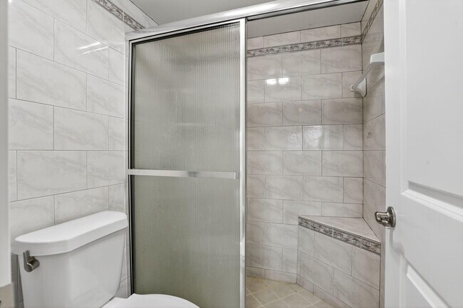 Building Photo - 10777 W Sample Rd