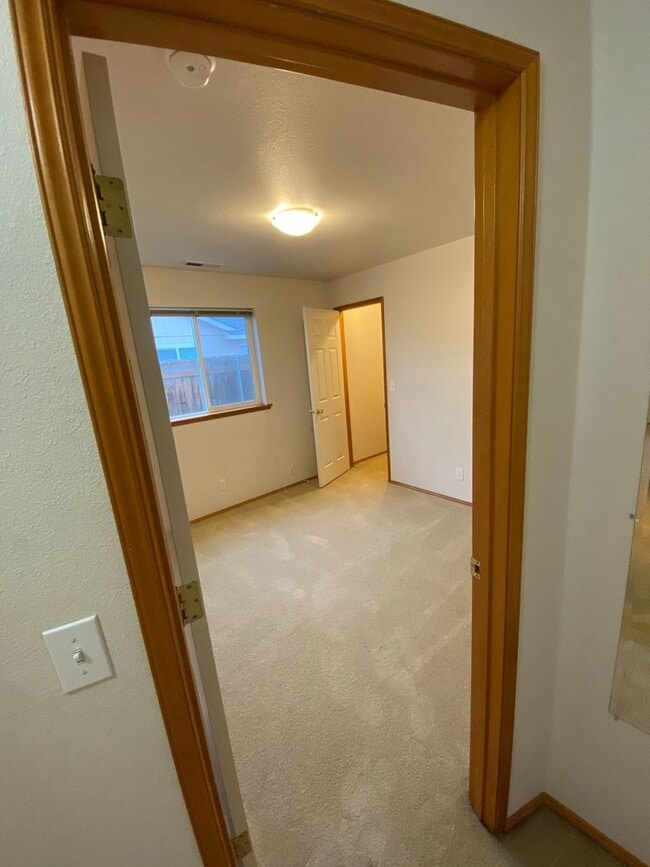 Building Photo - 8807 W Bonnie Ave