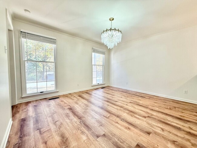 Building Photo - 130 Valley Club Cir